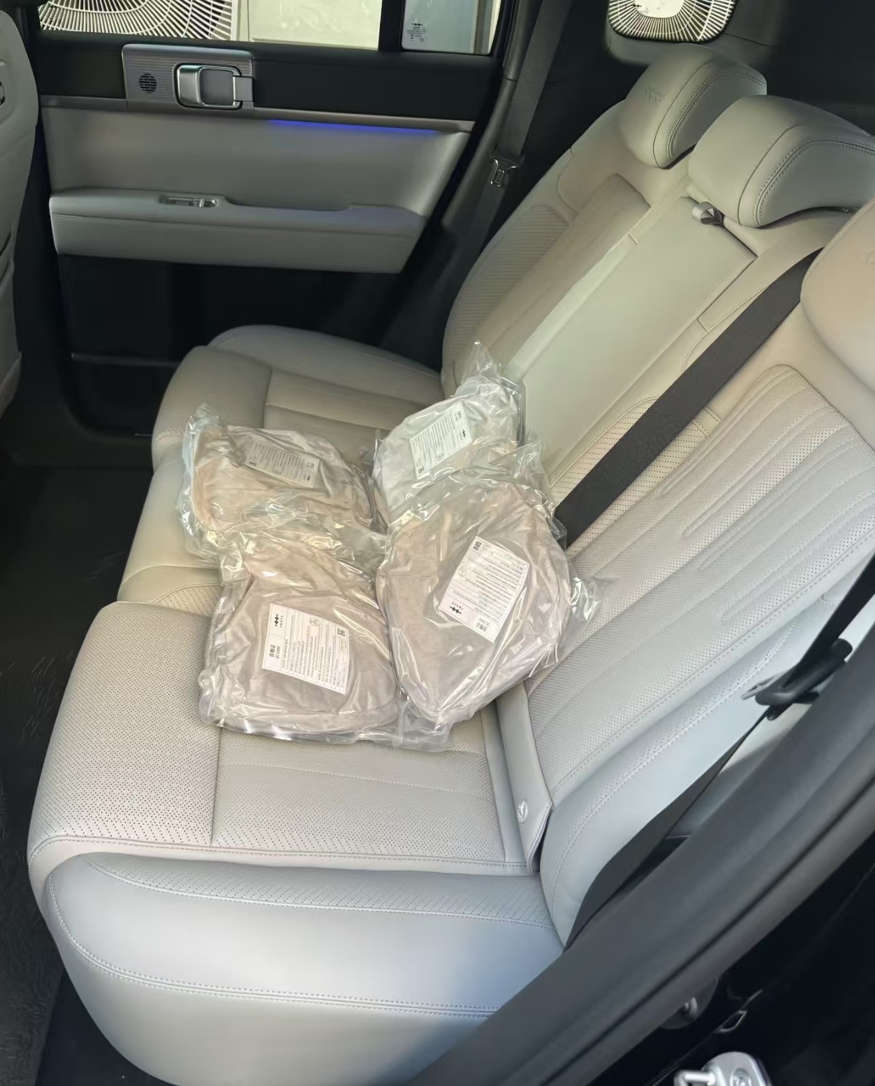 Almofada de Apoio de Cabeça OE - Car Accessories Nearby avaliação e preço